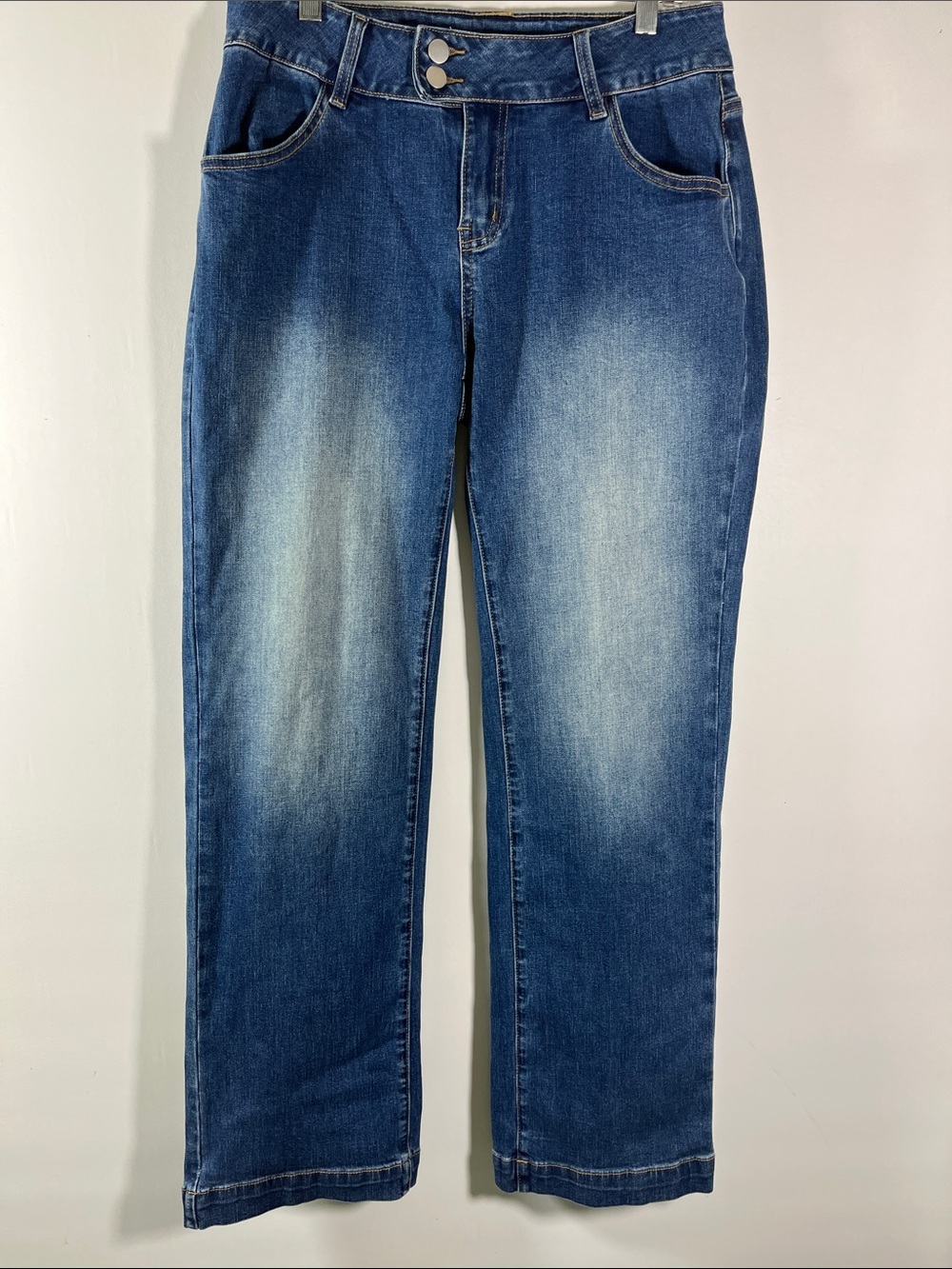 Flamingals Jeans Light Wash Denim Mid rise and faded from thigh Detail Size L